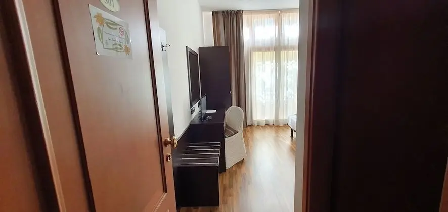 Basic Tek Büyük Yataklı Oda