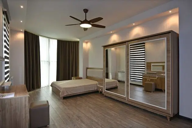 Süit, Şehir Manzaralı, Bahçeli