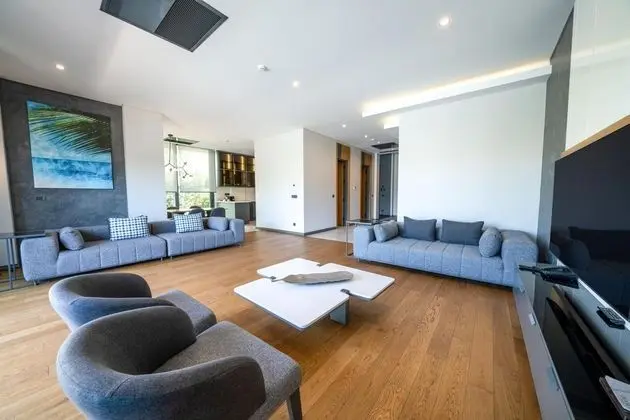 Grand Villa