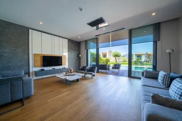 Grand Villa