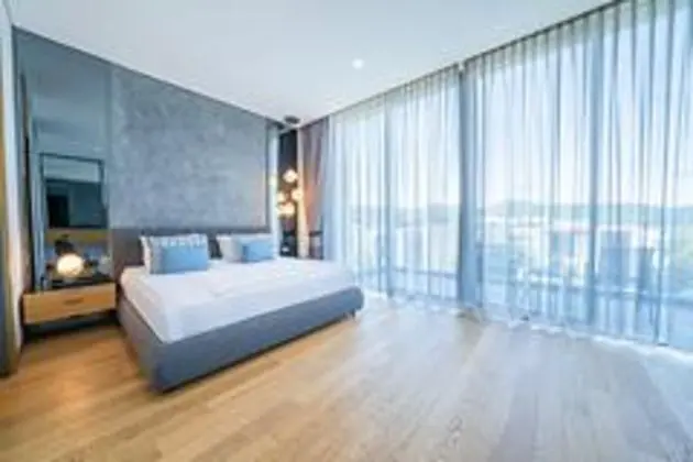 Grand Villa