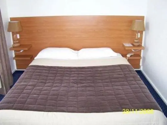 Standard Tek Büyük Yataklı Oda