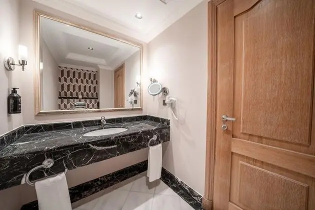 https://images.etstur.com/files/images/hotelImages/TR/219948/l/The-Norm-Oriental-Oda-401731.jpg
