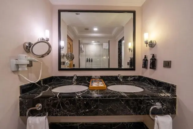 https://images.etstur.com/files/images/hotelImages/TR/219948/l/The-Norm-Oriental-Oda-401743.jpg