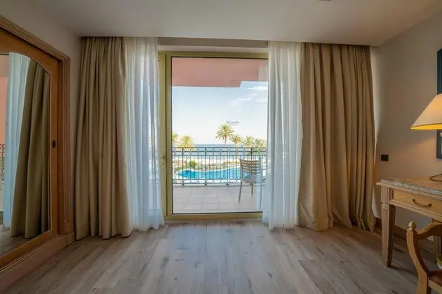 https://images.etstur.com/files/images/hotelImages/TR/219948/l/The-Norm-Oriental-Oda-401744.jpg
