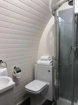 Superior Kulübe, Banyolu/Duşlu