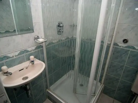 Tek Kişilik Oda, Banyolu/Duşlu