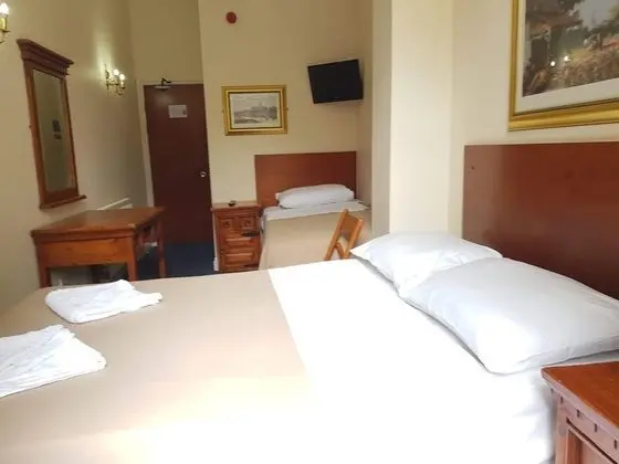 Üç Kişilik Oda, Banyolu/Duşlu