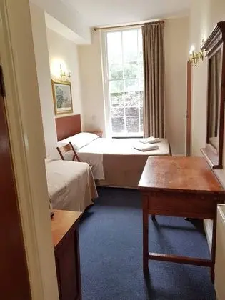 Üç Kişilik Oda, Banyolu/Duşlu