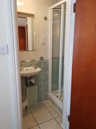 Üç Kişilik Oda, Banyolu/Duşlu