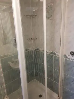 Üç Kişilik Oda, Banyolu/Duşlu