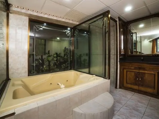 Premium Tek Büyük Yataklı Oda