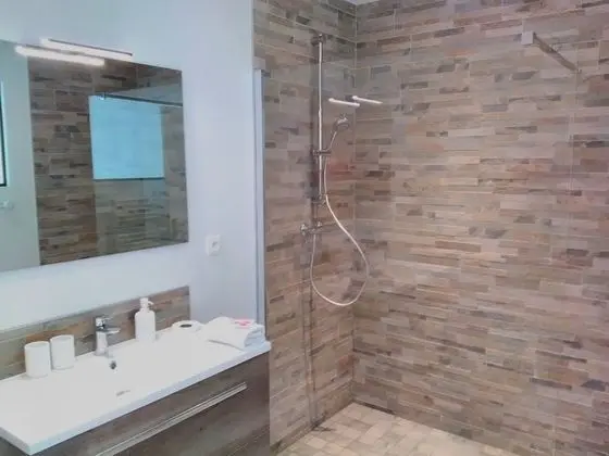 Kır Evi, Banyolu/Duşlu (Normandy VIP)