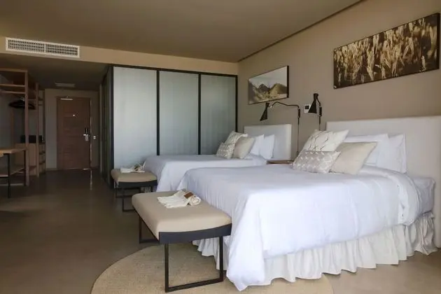 Luxury Room, 1 Queen Bed (Oasis Suite)