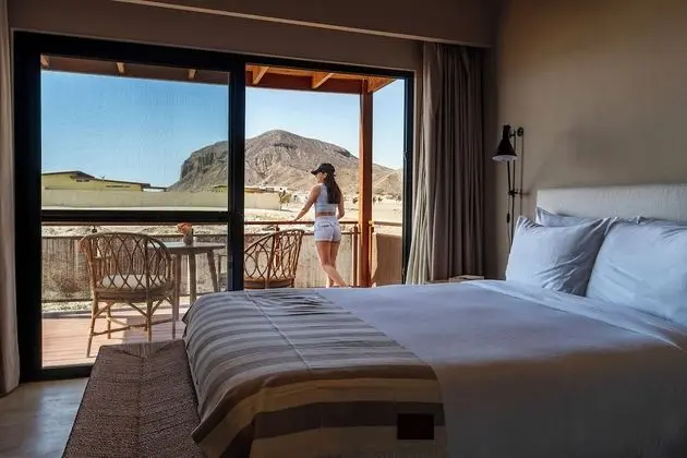 Luxury Room, 1 Queen Bed (Oasis Suite)