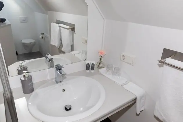 Deluxe Tek Büyük Yataklı Oda, Özel Banyo, Dağ Manzaralı