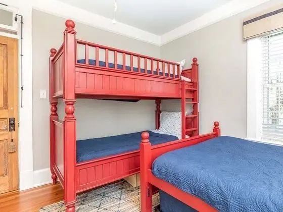 Ev, 1 En Büyük (King) Boy Yatak, Mutfak, Bahçe Manzaralı