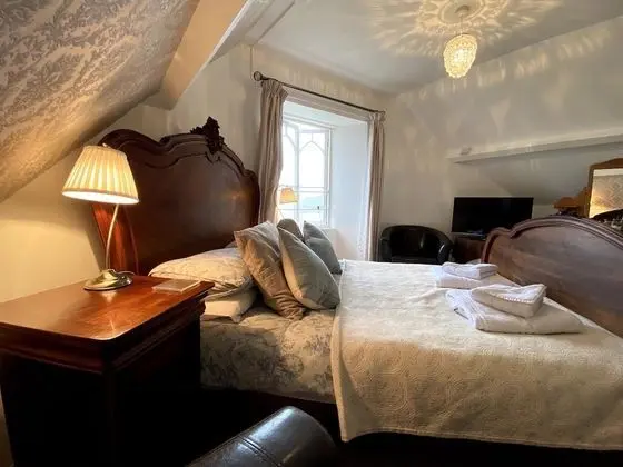 Deluxe Üç Kişilik Oda, Banyolu/Duşlu, Deniz Manzaralı (/ Double and Single)