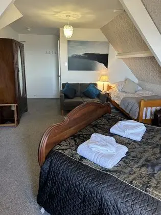 Deluxe Üç Kişilik Oda, Banyolu/Duşlu, Deniz Manzaralı (/ Double and Single)
