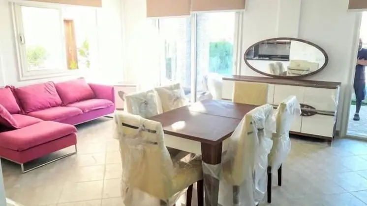 Villa, 4 Yatak Odası, Havuz Manzaralı