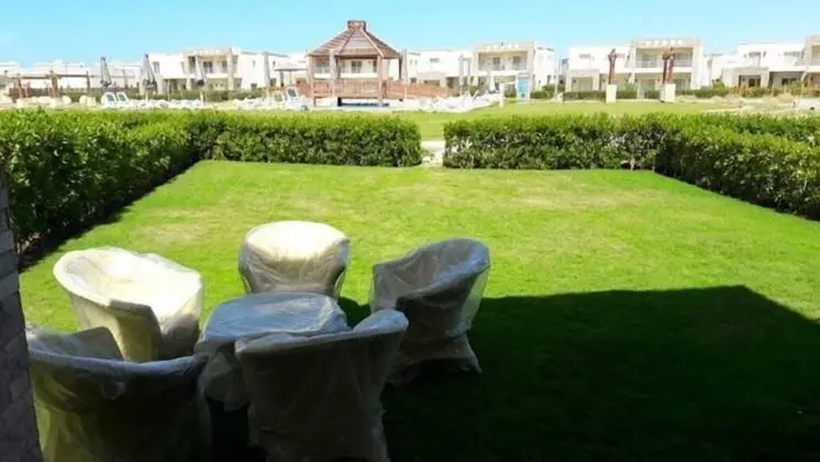 Villa, 4 Yatak Odası, Havuz Manzaralı