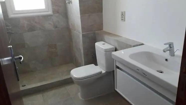 Villa, 4 Yatak Odası, Havuz Manzaralı