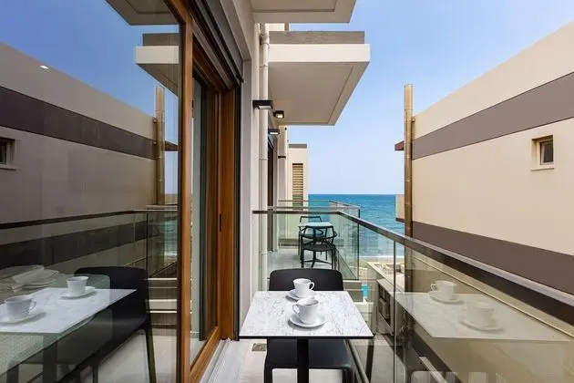 Stüdyo, Kısmi Deniz Manzaralı