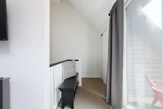 Comfort Çatı Katı (Loft) (409 NC - No Pets Allowed)