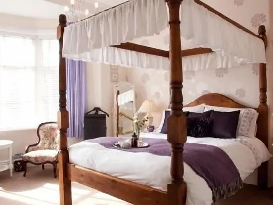 Deluxe Tek Büyük Yataklı Oda (Four Poster)