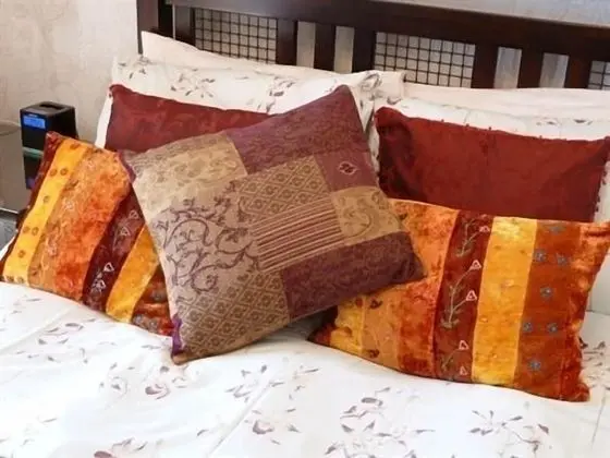 Luxury Tek Büyük Yataklı Oda