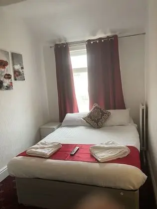 Standard Tek Büyük Yataklı Oda (Small)