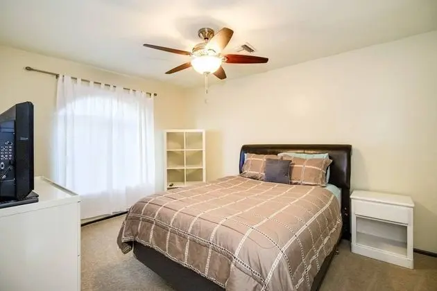 Ev (6 Bedrooms)