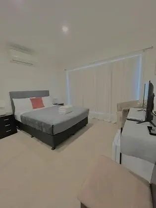 Premium Tek Büyük Yataklı Oda, Ortak Banyo