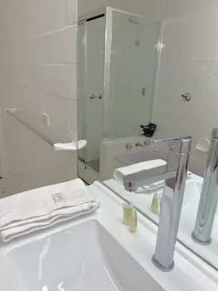 Premium Tek Büyük Yataklı Oda, Ortak Banyo