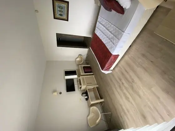 Çift Kişilik, Deniz Manzaralı