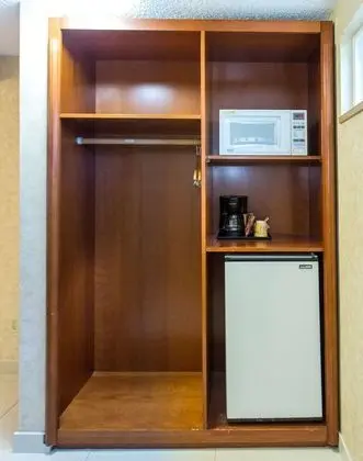 Standard Oda, 2 Büyük (Queen) Boy Yatak (Designated Pet Room)