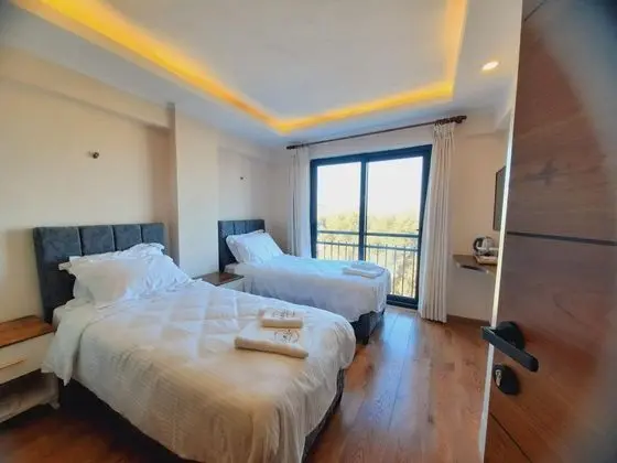 Twin, Deniz ve Dağ Manzaralı, Fransız Balkonlu