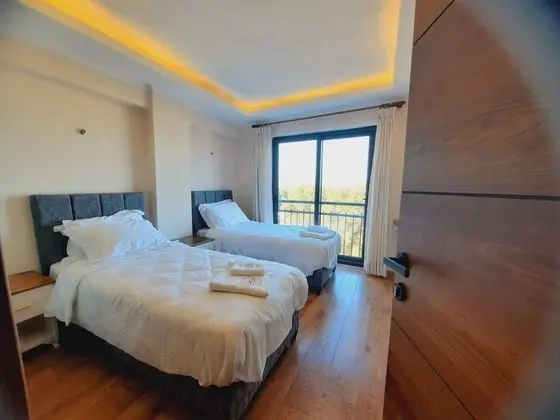Twin, Deniz ve Dağ Manzaralı, Fransız Balkonlu