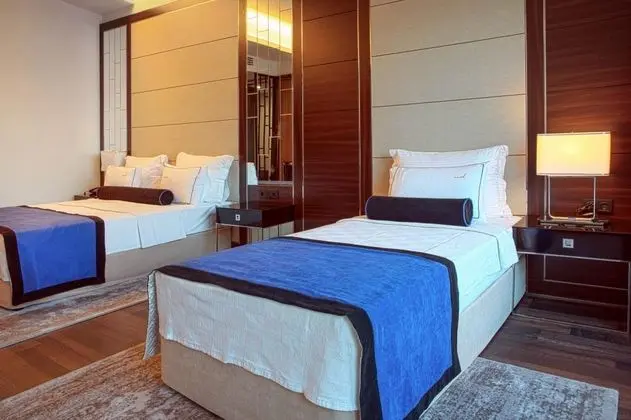 Triple Oda - Balkonlu, Deniz ve Dağ Manzaralı