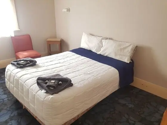 Basic Tek Büyük Yataklı Oda