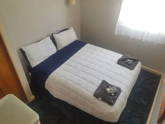 Basic Tek Büyük Yataklı Oda
