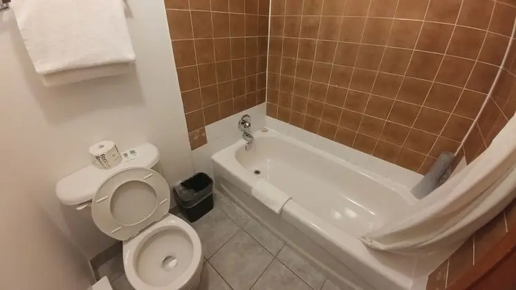 Basic Tek Büyük Yataklı Oda