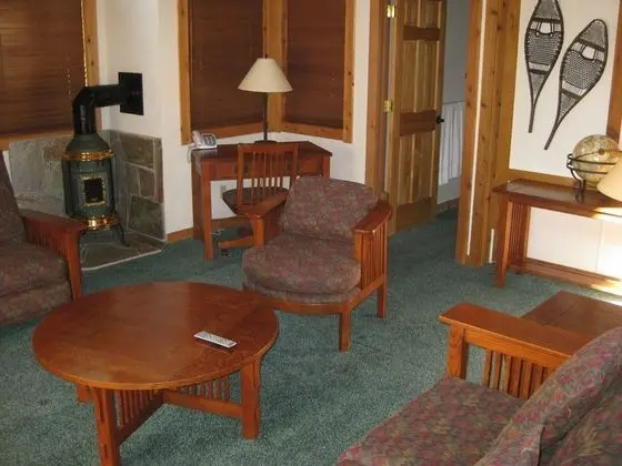 Oda, 3 Yatak Odası (Home- 824 Beaver Pond)