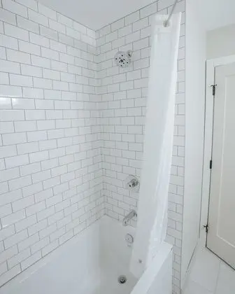 Deluxe Double Queen Room ( No Pets)