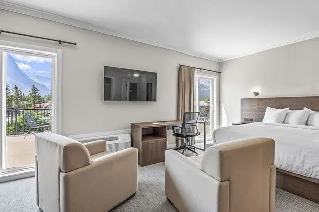 Family Room (No Pets)