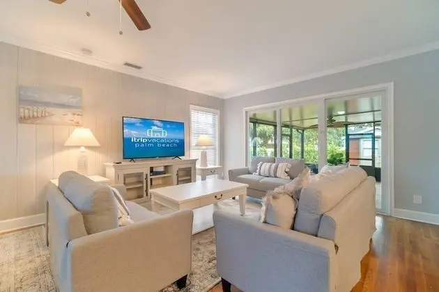 Ev (New Listing Northwood Harbor Home 3 b)