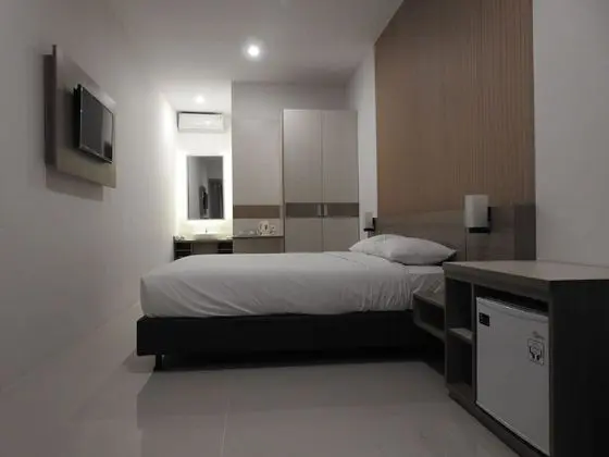 Deluxe Tek Büyük Yataklı Oda, 1 Büyük (Queen) Boy Yatak, Balkon, Havuz Manzaralı