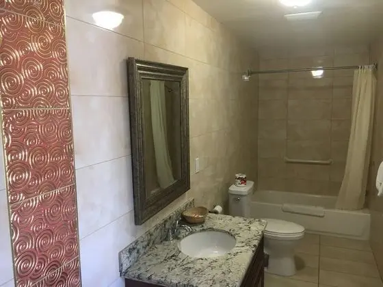 remodeled 1 king bed non-smoking