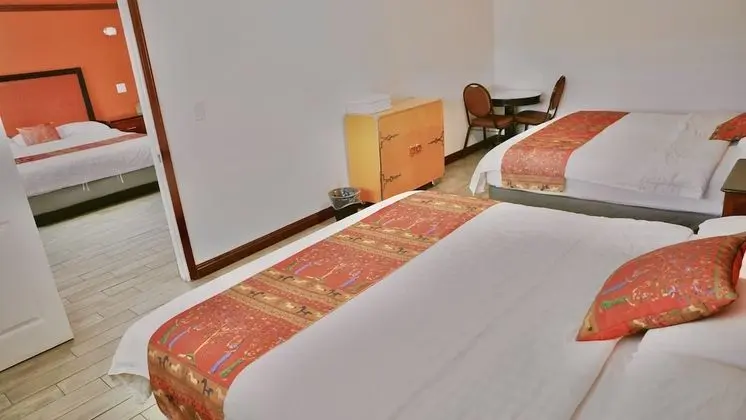 remodeled 3 king beds, suites