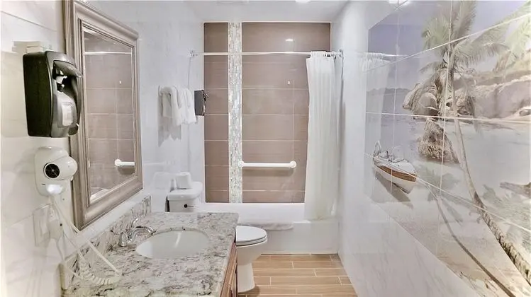 remodeled 3 king beds, suites